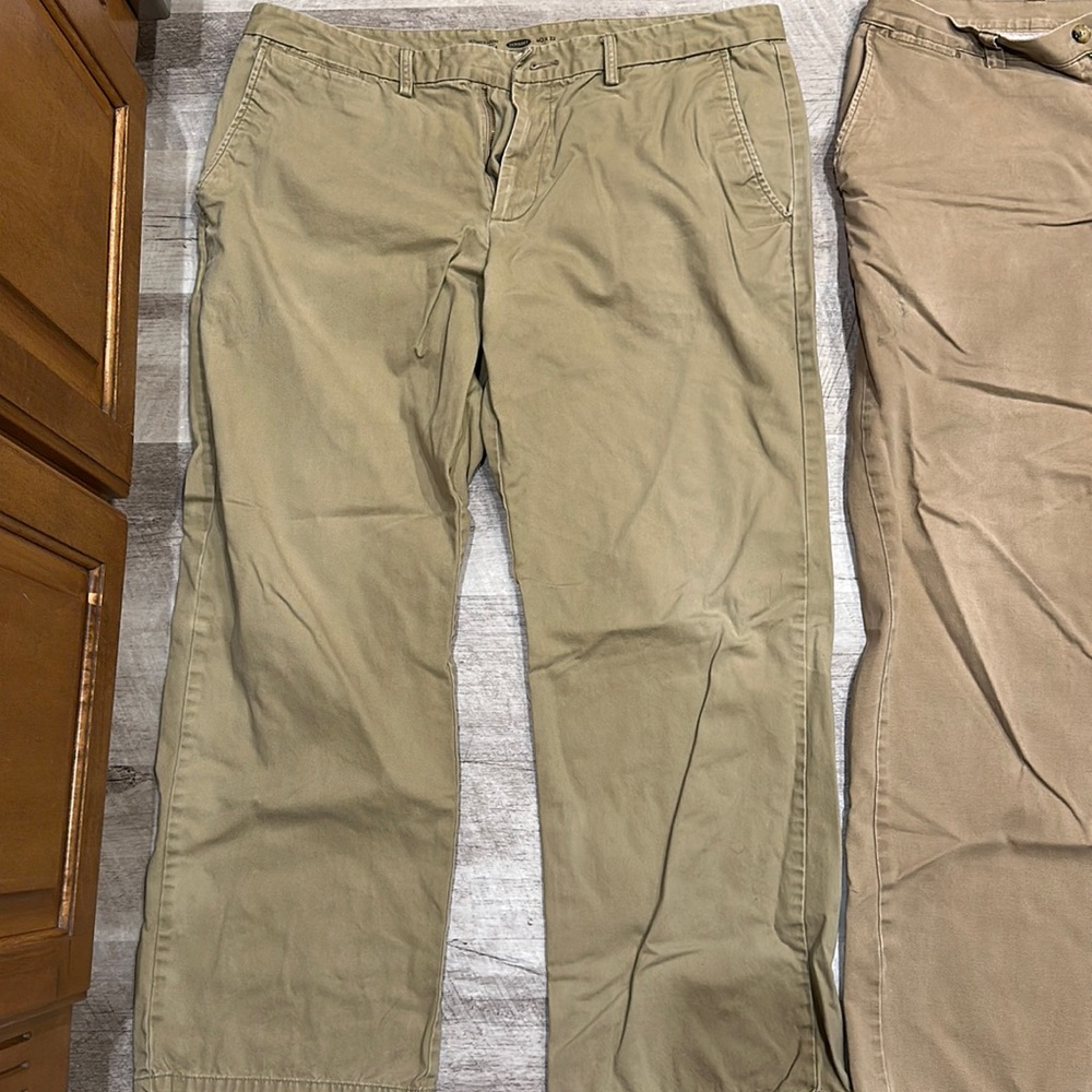 Old Navy Men’s Khaki Pants